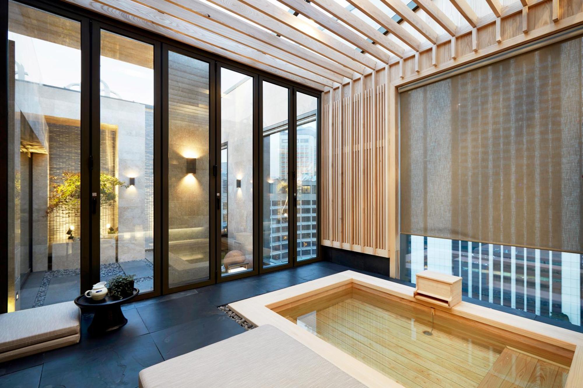 Crown Park Hotel Seoul Myeongdong Exterior photo